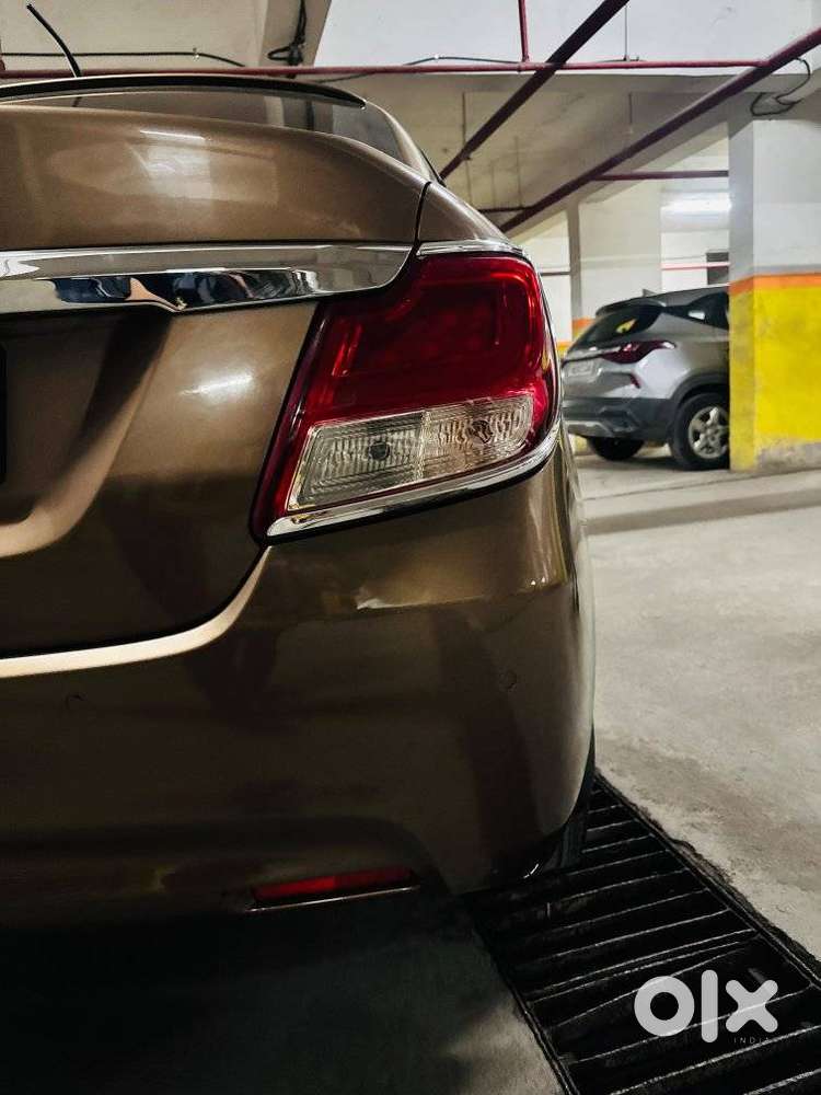 Maruti Suzuki Swift Dzire Zxi + Amt, 2022, Petrol