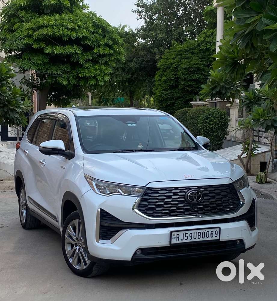 Toyota Innova Hycross 2.0 Zx (o) Hybrid 7 Str, 2024