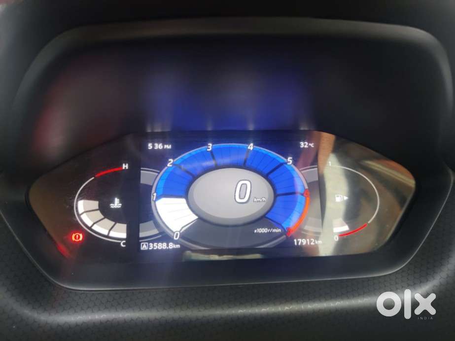 Nissan Magnite 1.0 Xv Premium, 2021, Petrol