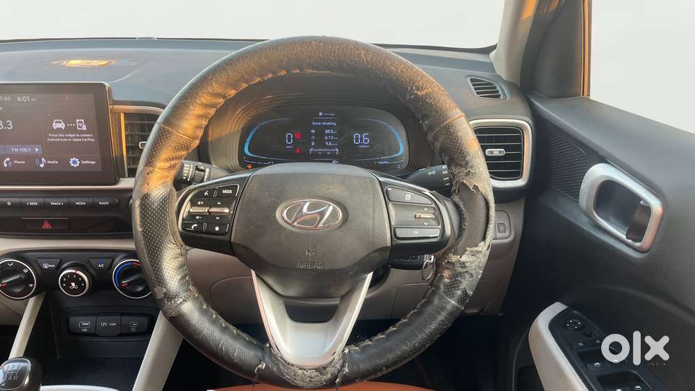 Hyundai Venue 1.2 S (o), 2022, Petrol