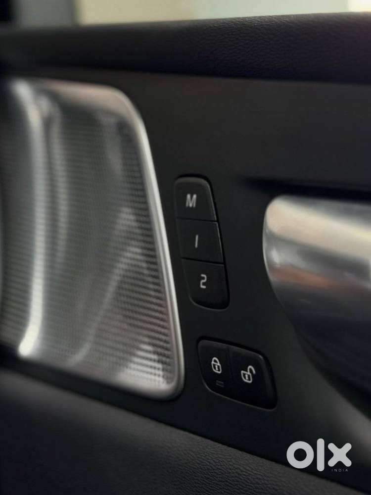 Volvo Xc60 Inscription D5, 2024, Petrol