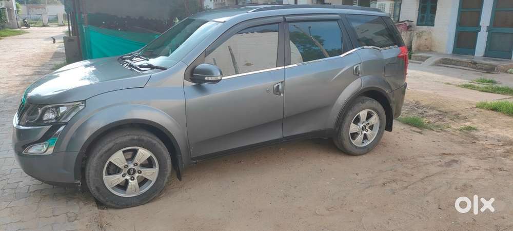 Mahindra Xuv500 2013 Diesel 77053 Km Driven Non Accidental Vip Number