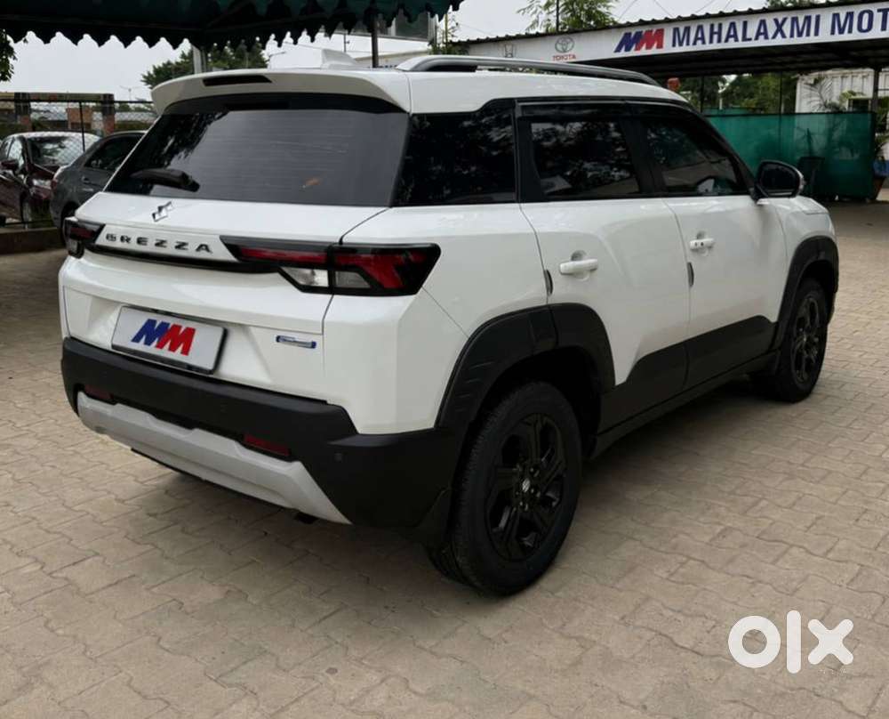 Maruti Suzuki Brezza 1.5 Zxi At Smart Hybrid, 2022, Petrol
