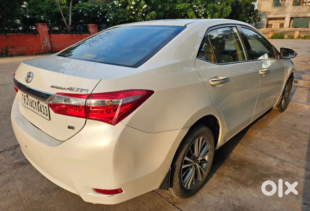Toyota Corolla Altis 2013-2017 Vl At, 2015, Petrol