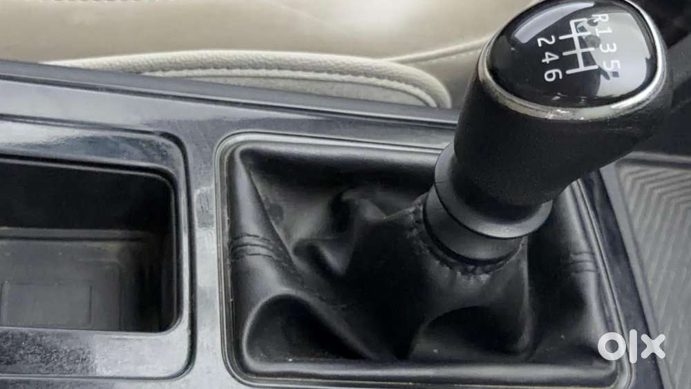 Mahindra Xuv700 2.0 Ax 5 Petrol Mt 7 Str, 2022, Petrol