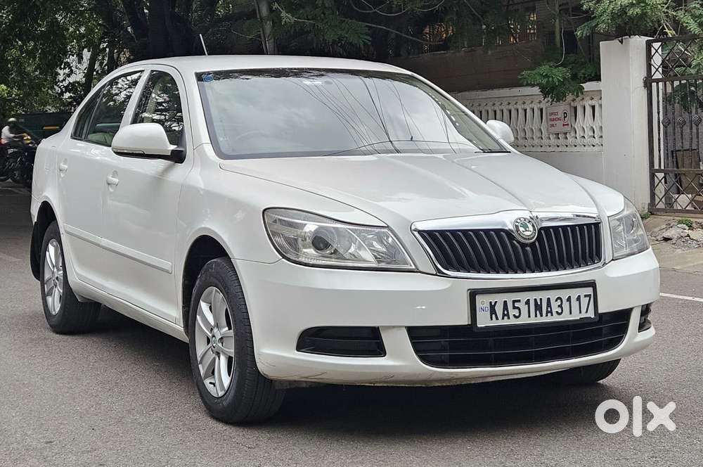 Skoda Laura 1.8 Tsi Ambiente, 2012, Petrol