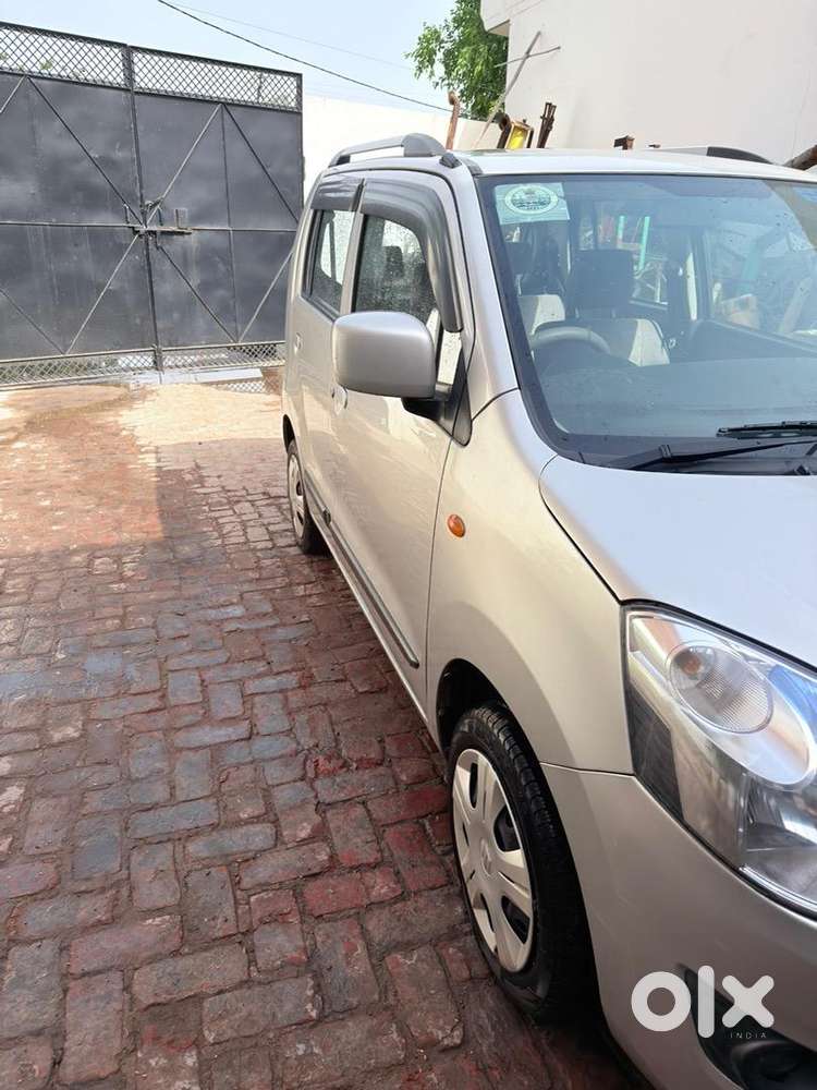 Well Mentained Car With Electric Side Mirrors And Windows