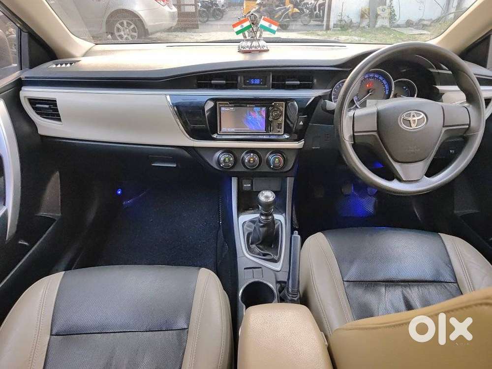Toyota Corolla Altis 1.8 J, 2015, Petrol