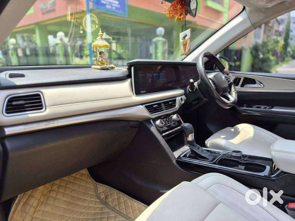 Mahindra Xuv700 2.2 Ax 7 Diesel At Luxury Pack Str, 2023, Diesel