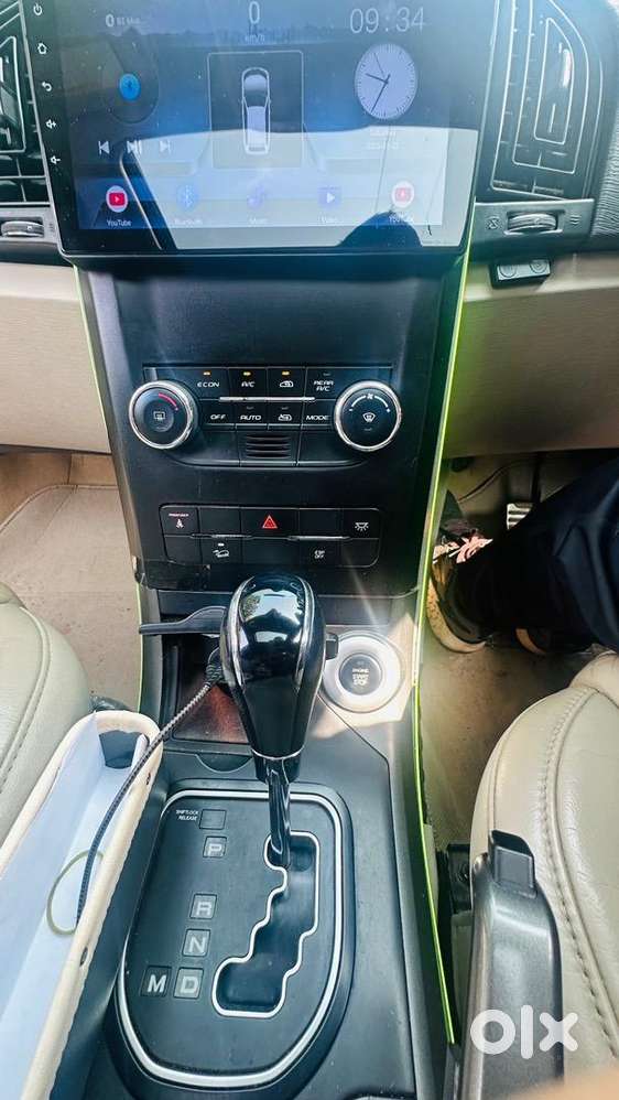 Xuv 500 Automatic Sunroof W10