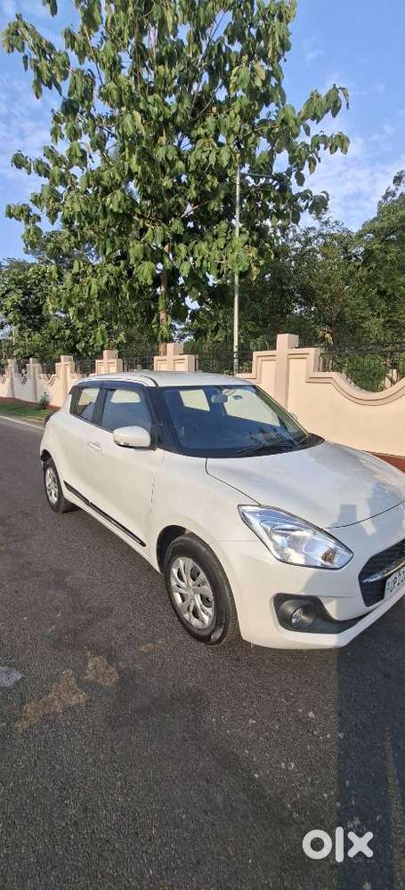 Maruti Suzuki Swift Vxi + Manual, 2023, Petrol