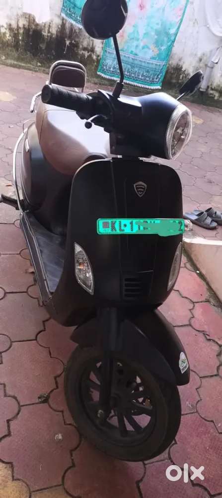 Benling aura Electric scooter perfect condition  with 2 charger