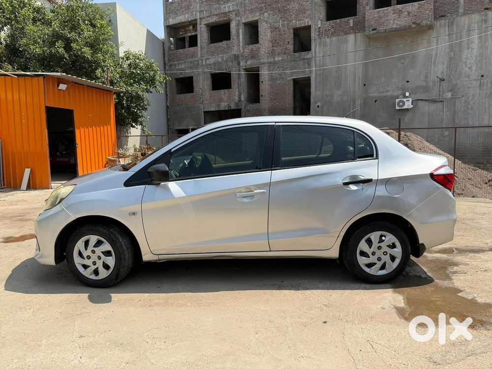 Well Mainted Amaze Honda With Avg Of 19 Km In City