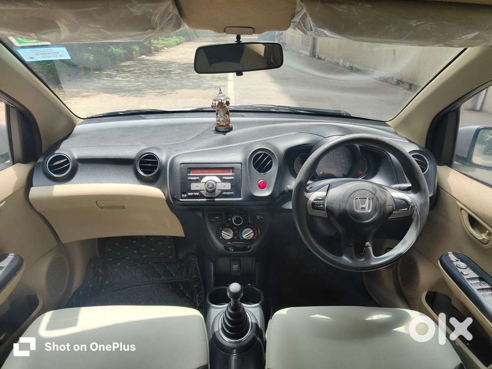 Honda Brio V Mt, 2014, Petrol