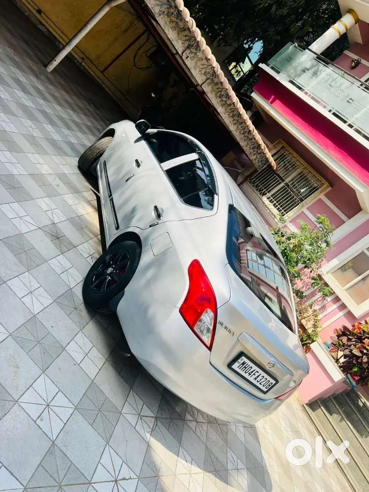 Nissan Sunny 2011