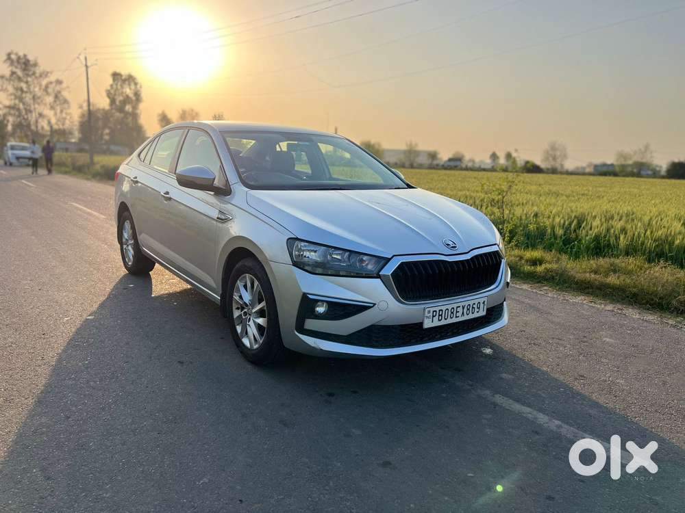 Skoda Slavia Ambition 1.0l Tsi At, 2022, Petrol