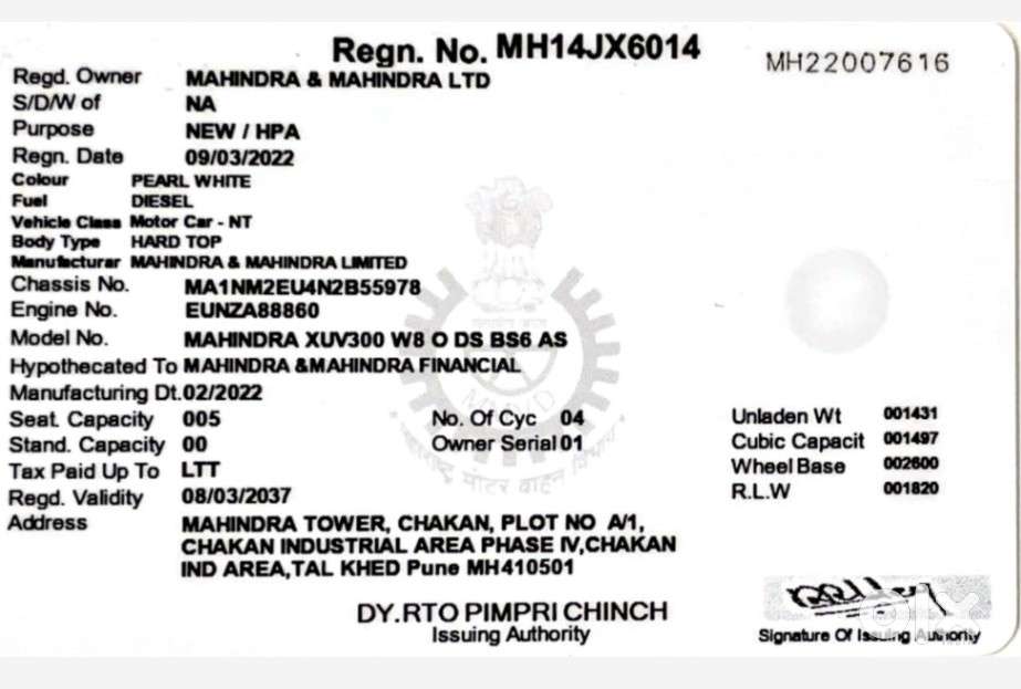 Mahindra Xuv300 W8 (o) 1.5 Diesel Amt, 2022, Diesel