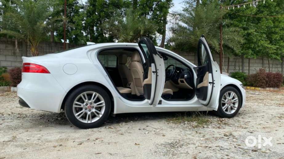 Jaguar Xe Prestige, 2017, Petrol