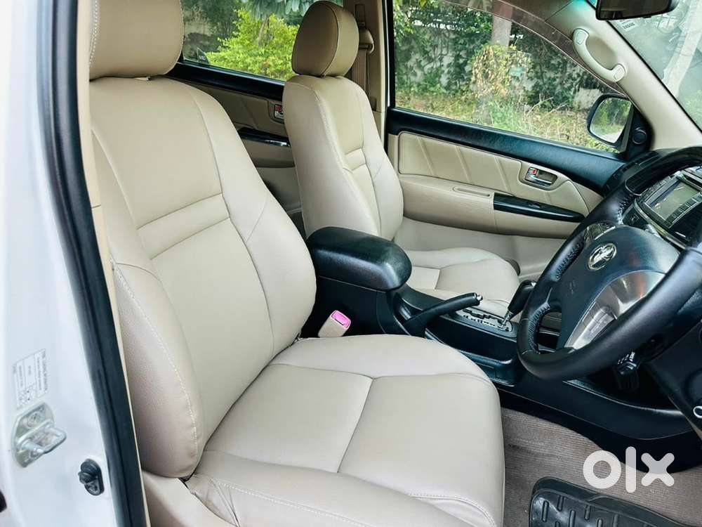 Toyota Fortuner Diesel 2014 Car Automatic / Well Mentioned/ New Tyre
