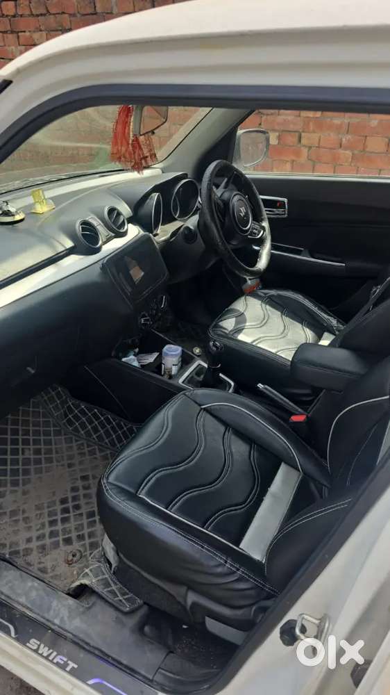 Swift Maruti Suzuki 2021 Petrol Manual 73000 Km