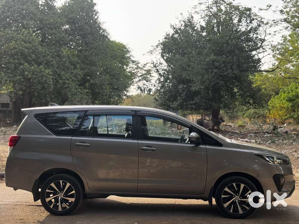 Toyota Innova Crysta 2.4 G Mt 7 Str, 2022, Diesel
