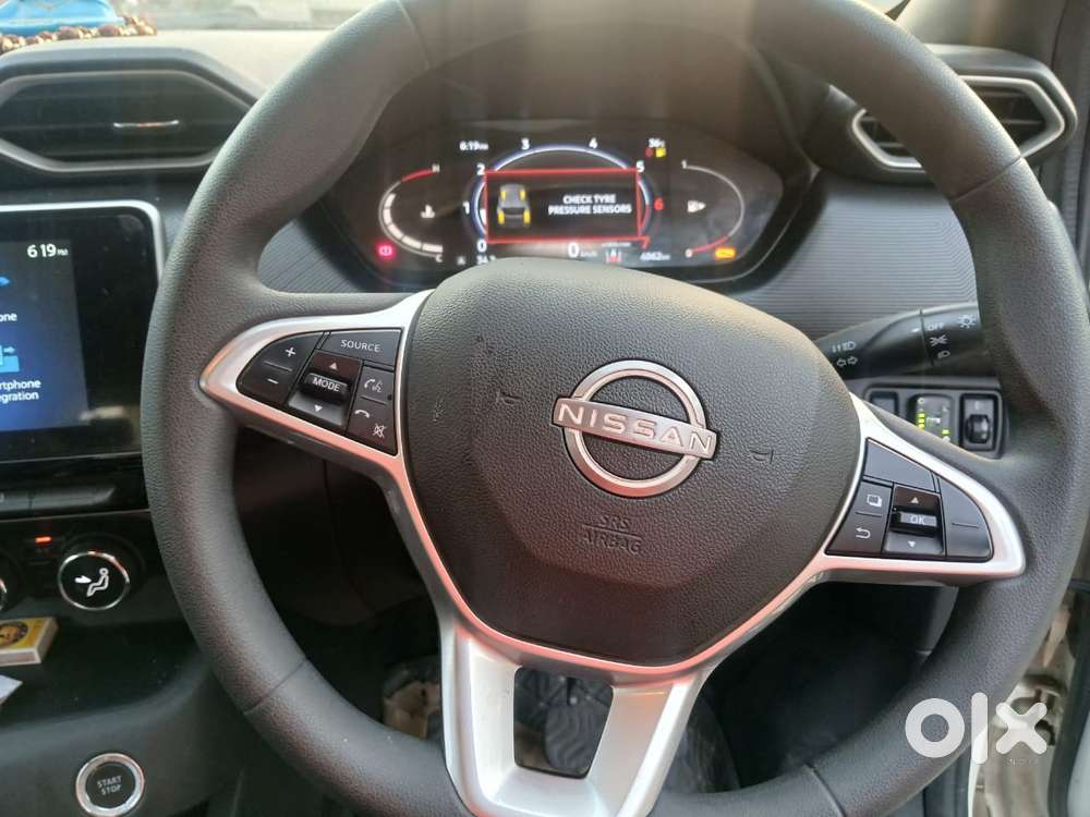 Nissan Magnite 1.0 Xv Premium, 2025, Cng & Hybrids