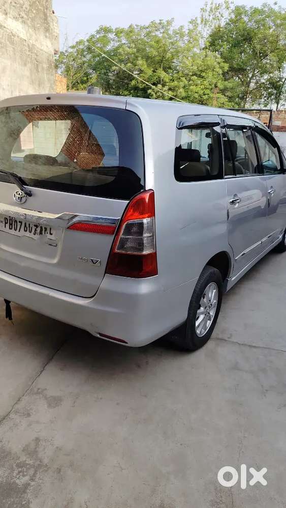 Toyota Innova 2014
