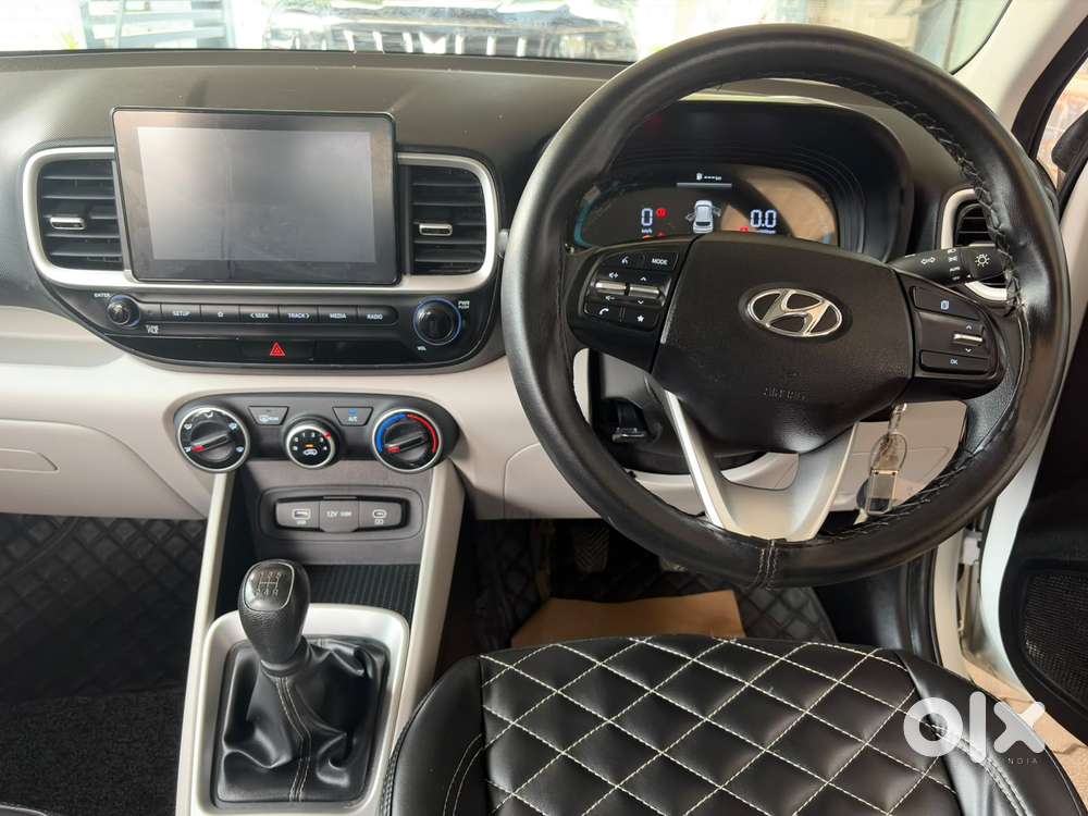 Hyundai Venue 1.2 S (o), 2023, Petrol