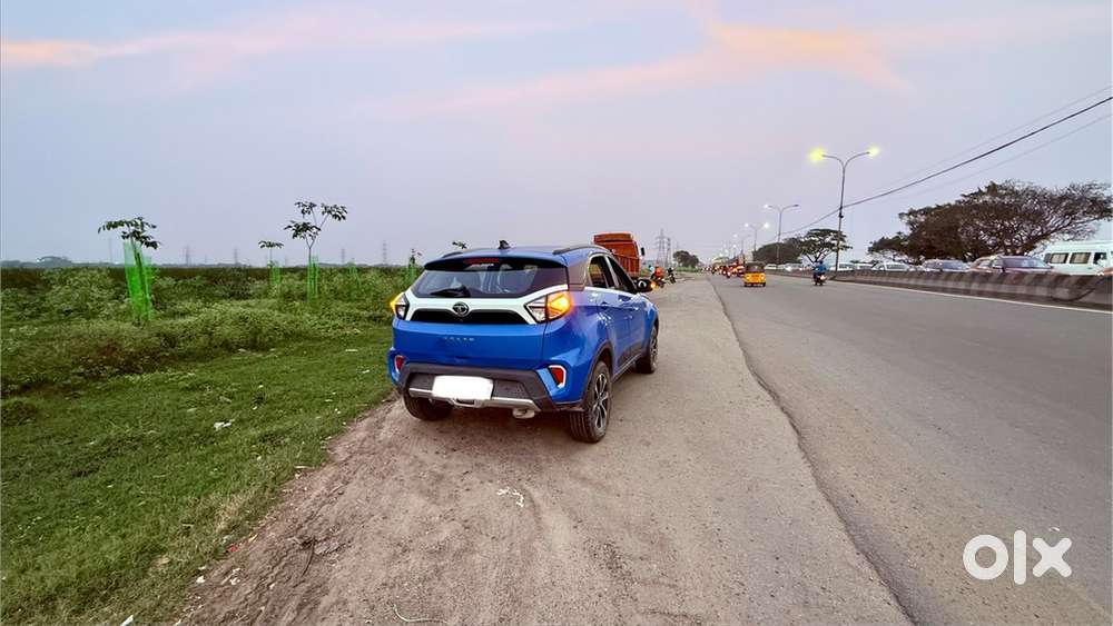 Tata Nexon 2020 Top End Petrol Automatic 32000km Gud Condition 1stowne