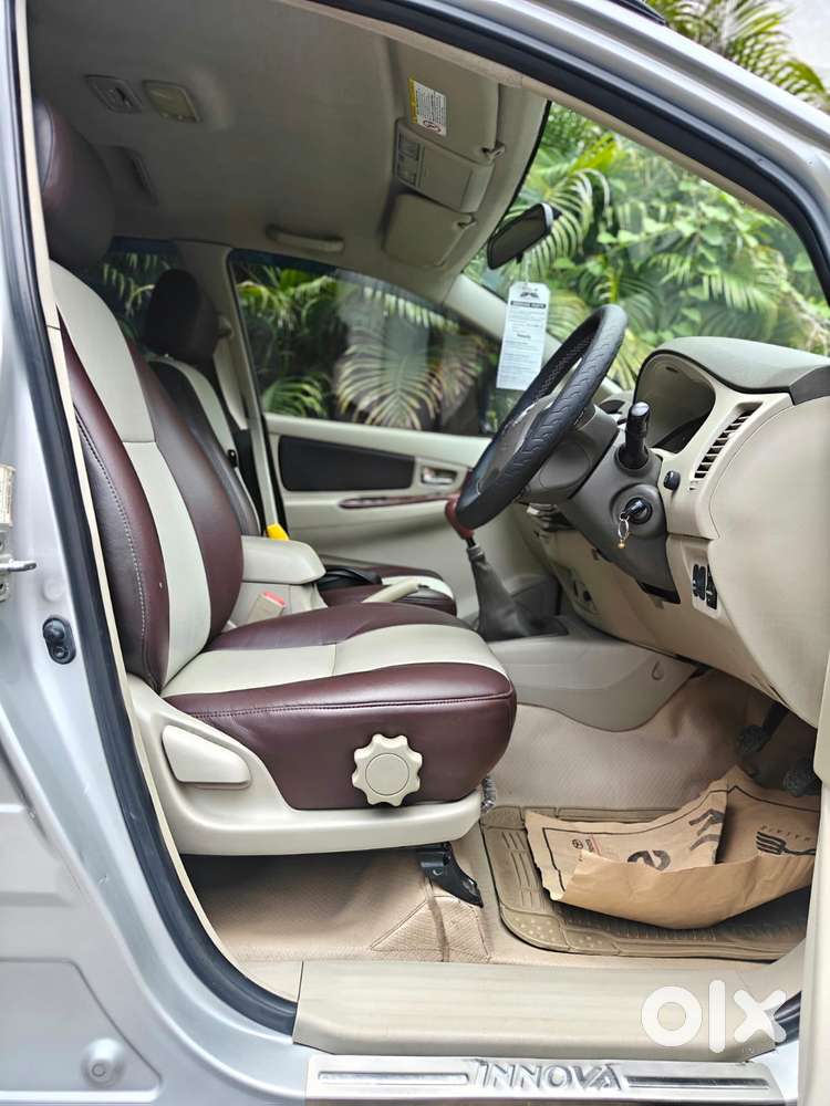 Toyota Innova 2.5 Vx (diesel) 8 Seater Bs Iv, 2013, Diesel