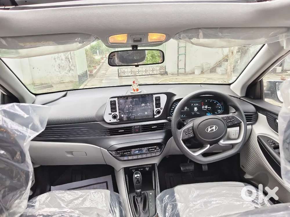 Shoroom Vehicle Showroom Track