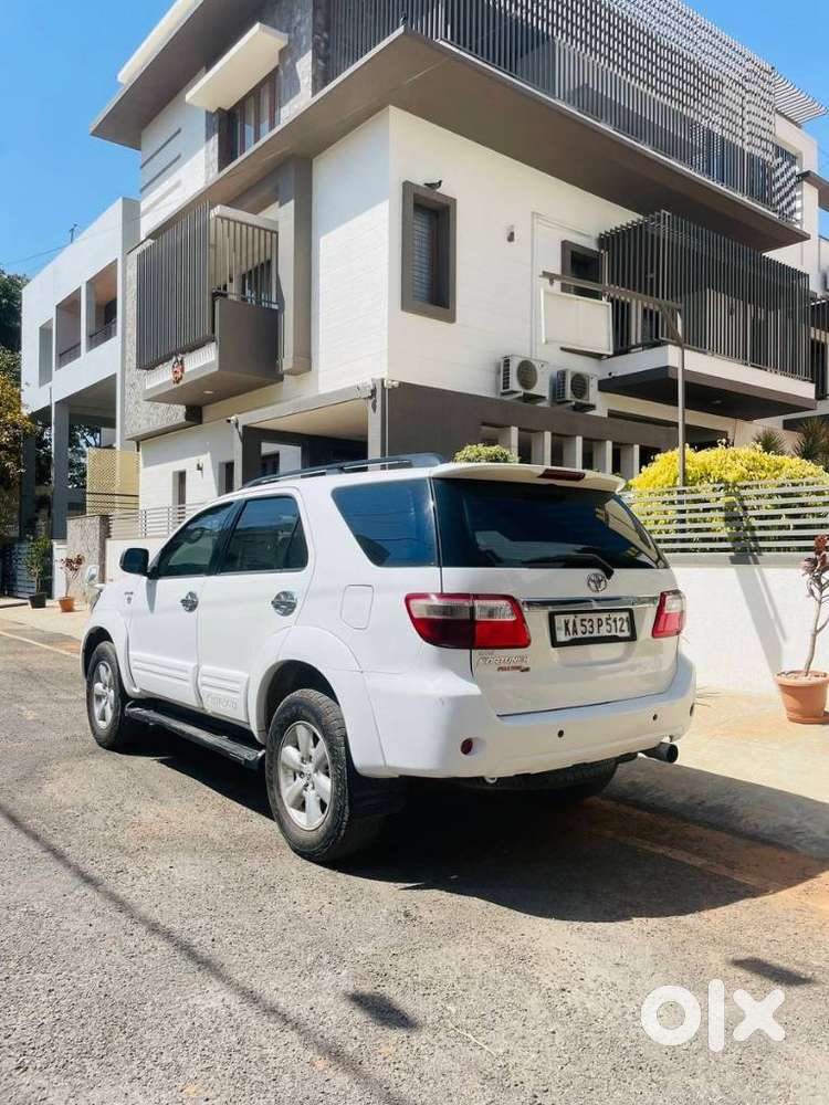 Toyota Fortuner 4x4 Manual Limited Edition, 2010, Diesel
