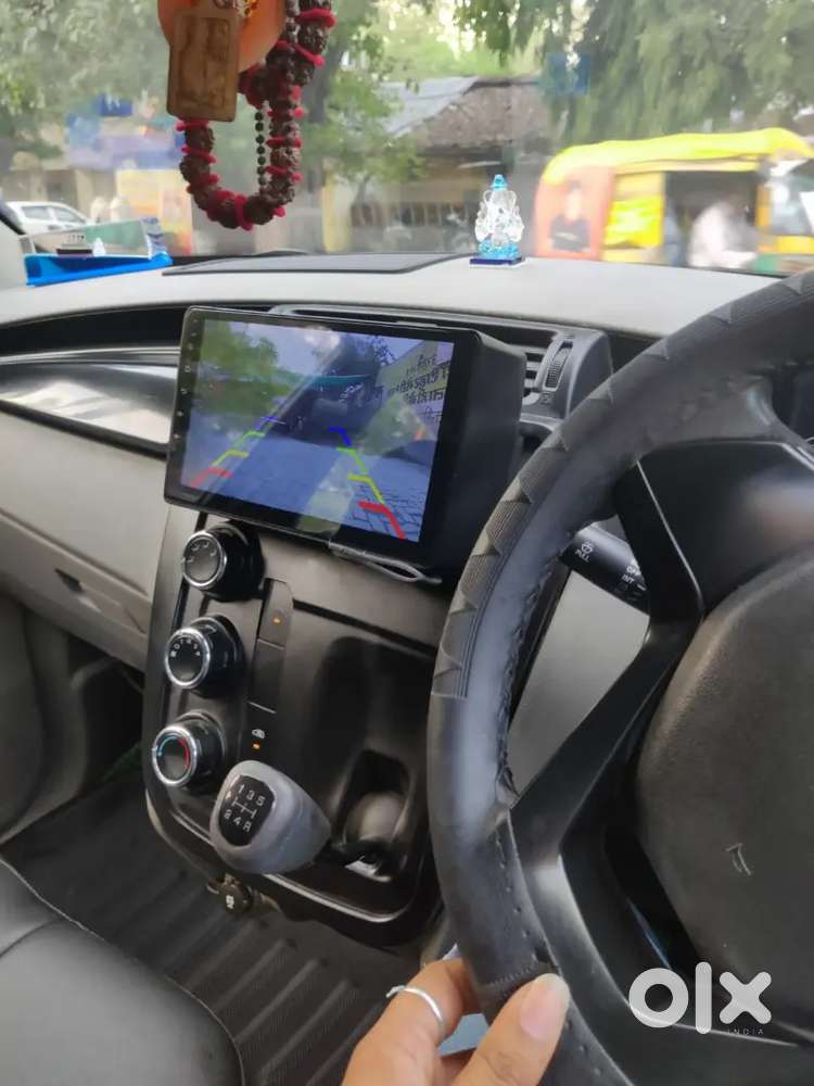 Mahindra Kuv 100 2017