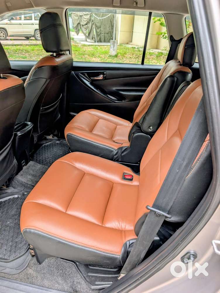 Toyota Innova Crysta 2.4 Gx Limited Edition At 7 Str, 2022, Diesel