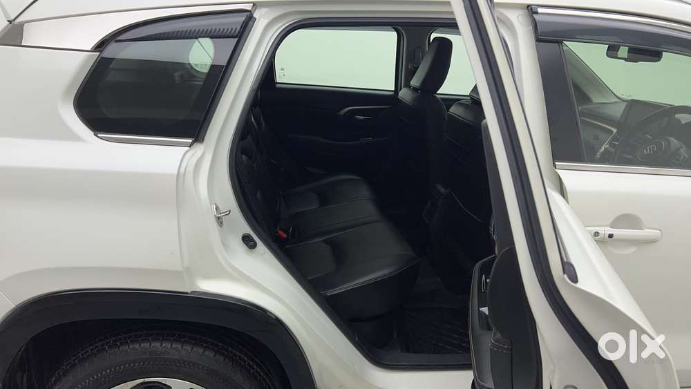 Maruti Suzuki Grand Vitara 1.5 Alpha Plus Intelligent Hybrid Ecvt, 2..