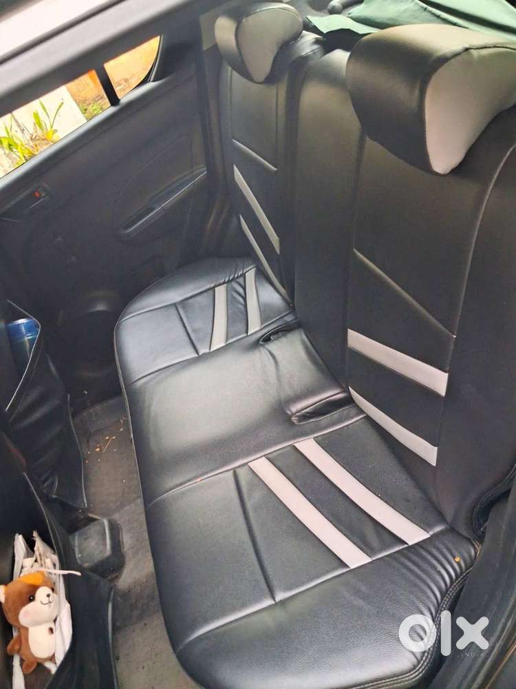 Maruti Suzuki Swift Lxi 2017