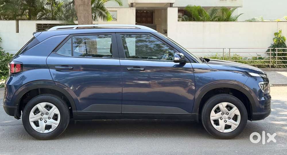 Hyundai Venue 1.2 S (o), 2022, Petrol