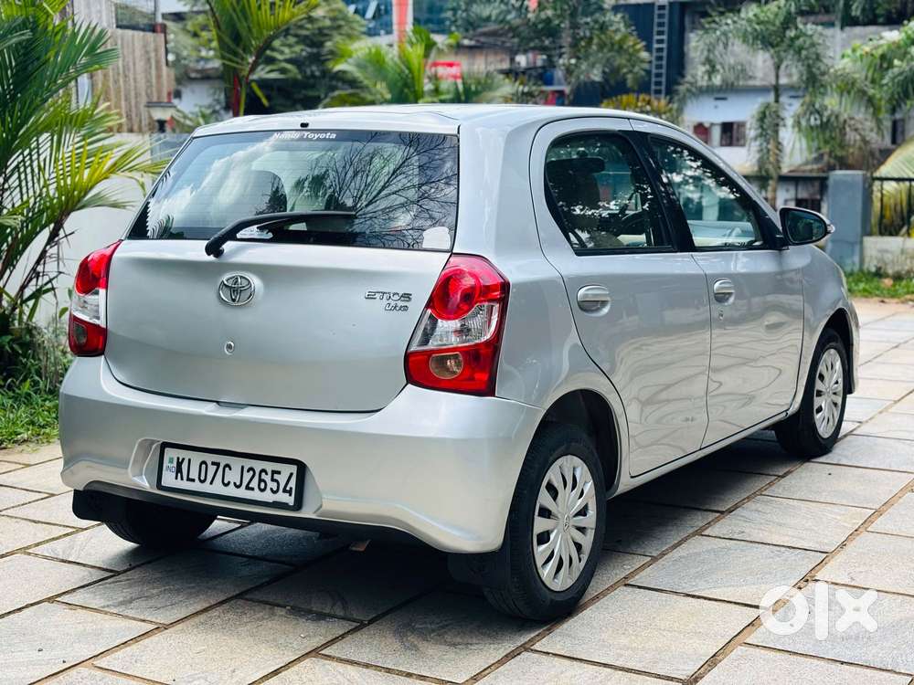 Toyota Etios Liva 1.2 V, 2017, Petrol