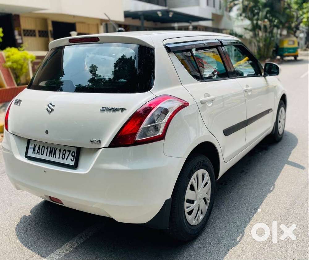 Maruti Suzuki Swift Vxi + Manual, 2015, Petrol
