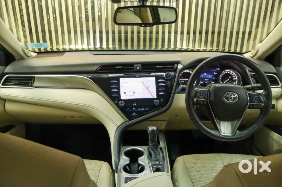 Toyota Camry 2.5l Automatic, 2021, Cng & Hybrids