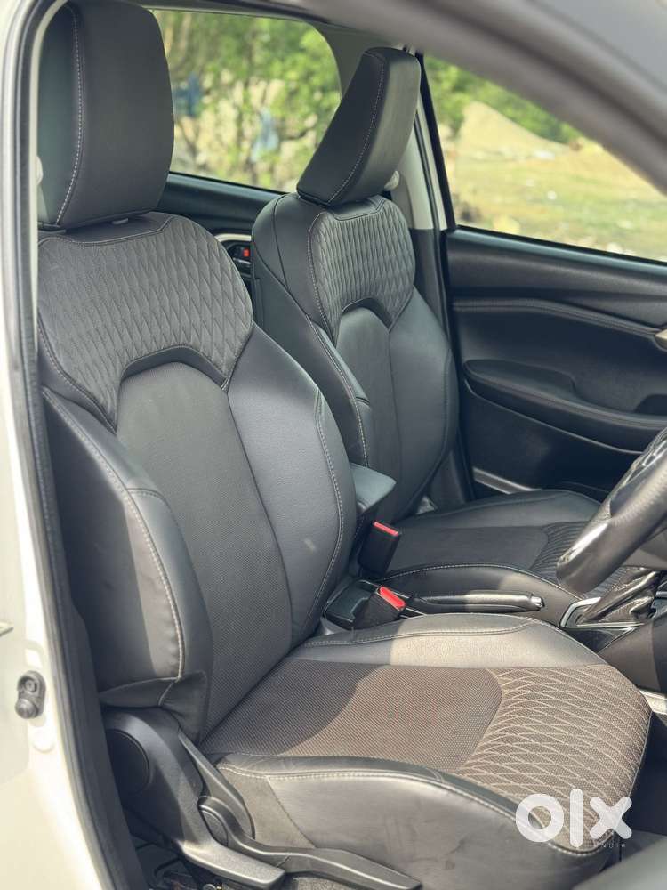 Maruti Suzuki Grand Vitara 1.5 Alpha Plus Intelligent Hybrid Ecvt, 2..
