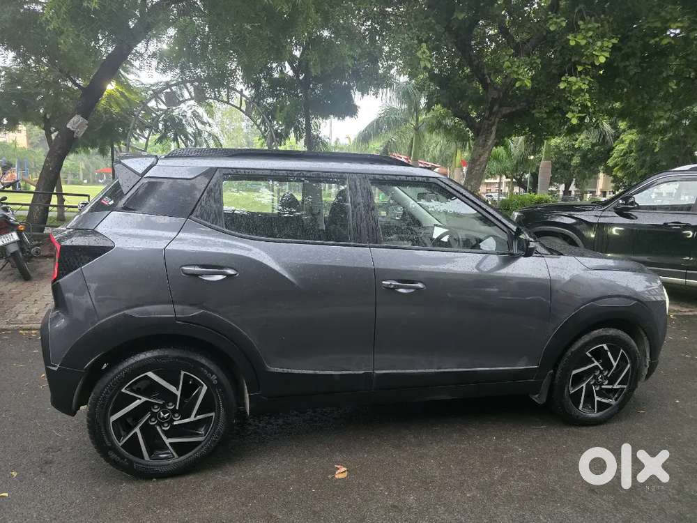Mahindra Xuv300 Ax5 2024