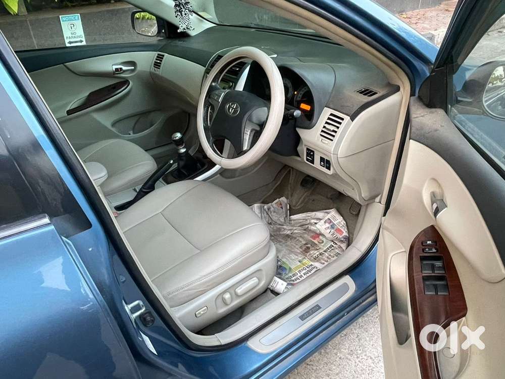 Toyota Corolla Altis 2012