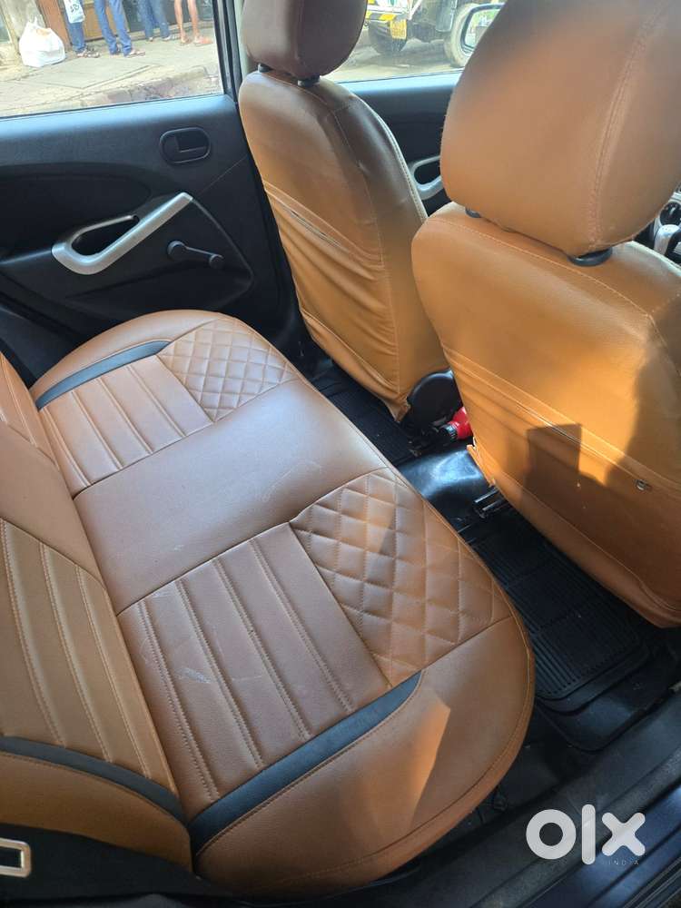 Ford Figo 2010-2012 Petrol Titanium, 2010, Petrol