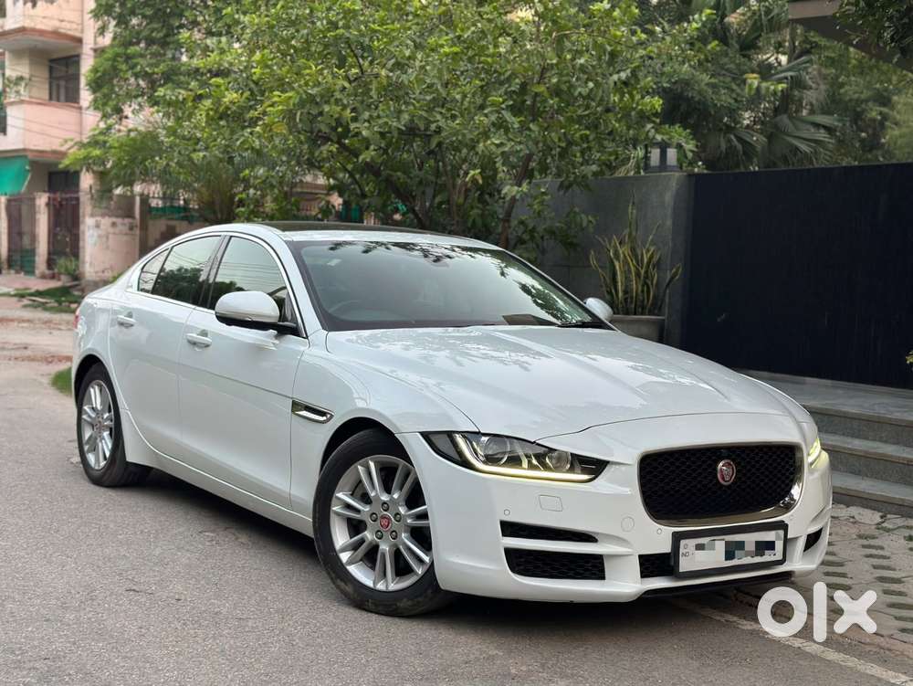 Jaguar Xe Portfolio, 2018, Petrol