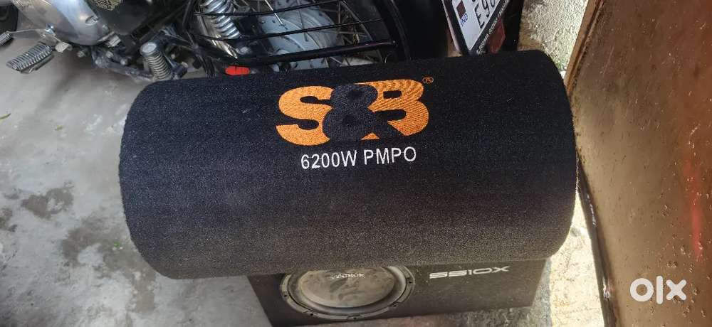 Car bass tube (subwoofer)