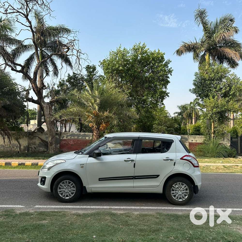 Maruti Suzuki Swift Lxi Option, 2017, Petrol