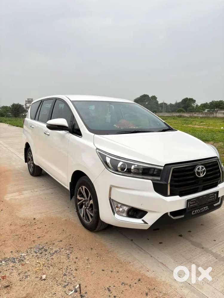 Toyota Innova Crysta 2024 Diesel 33000 Km Driven
