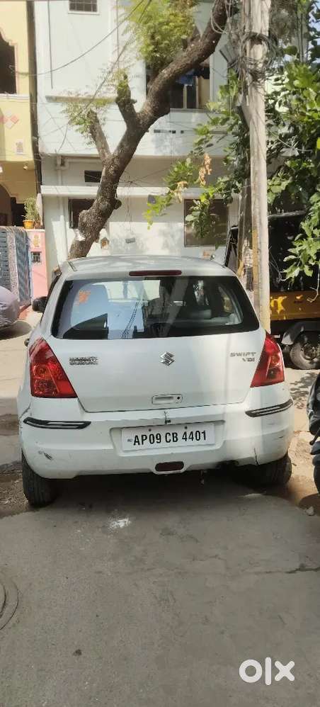 Maruti Suzuki Swift Dzire 2011