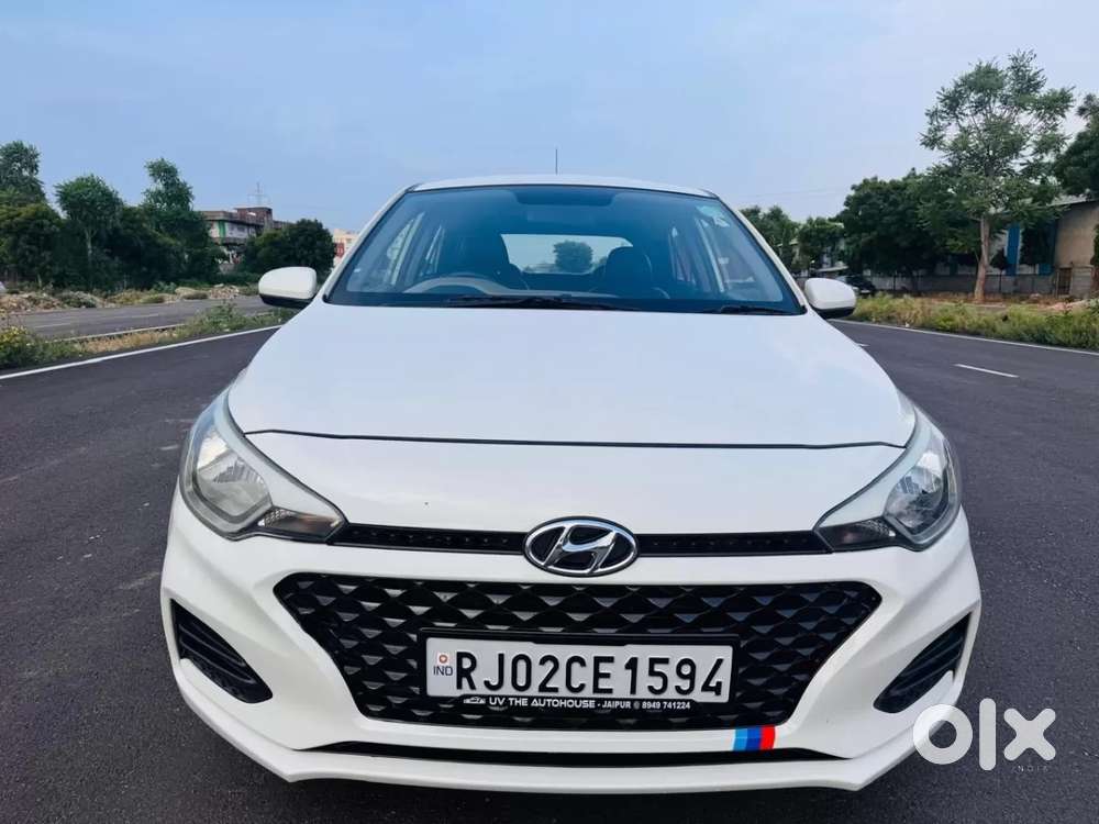 Hyundai Elite I20 1.2magna Executive At, 2018, Petrol